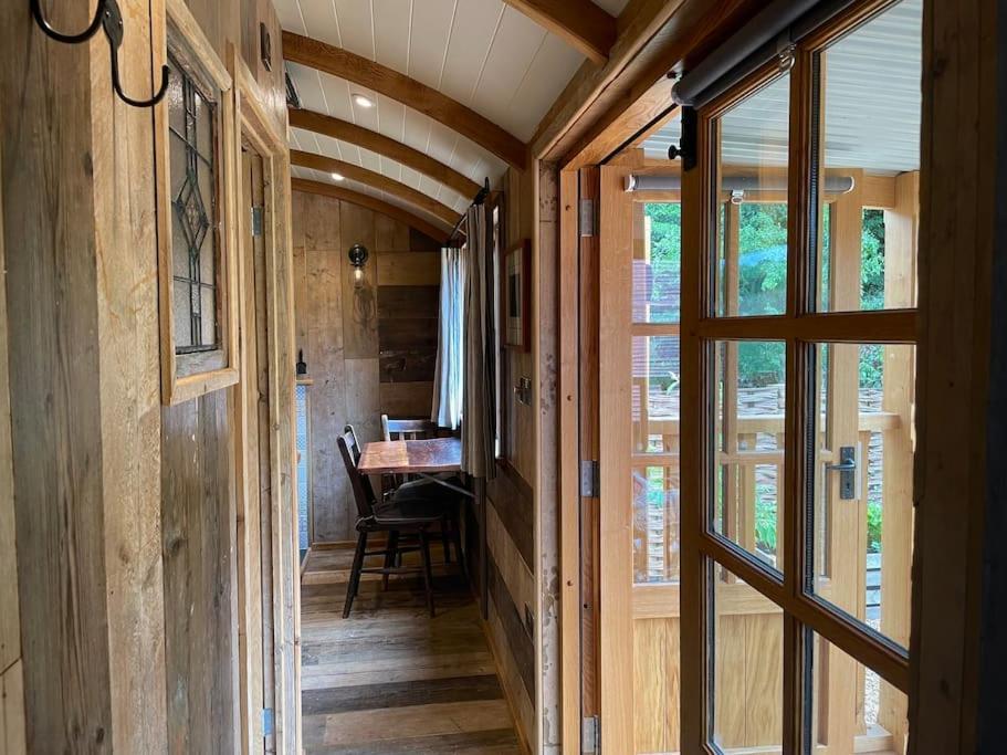Apartmán The Walnut Wagon In The Heart Of Mells. Frome Exteriér fotografie